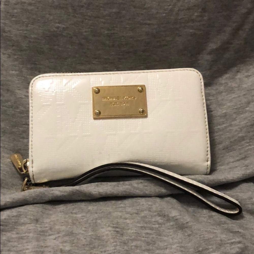 White Michael Kors Wallet/Wristlet